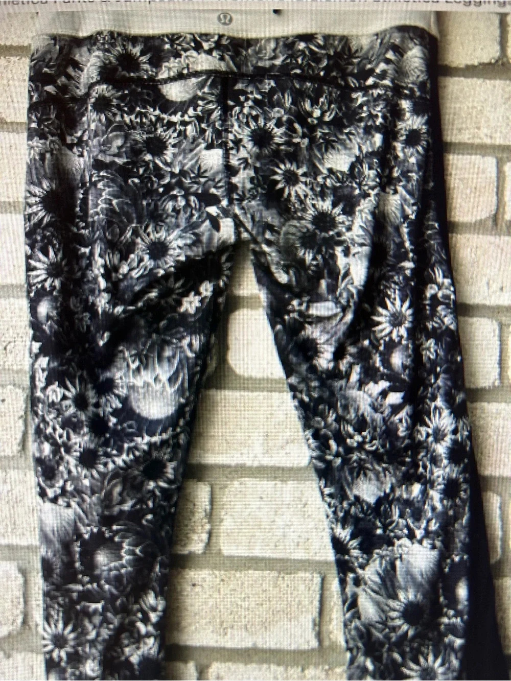 Lululemon Black & White Floral Active Leggings. Size 6. NWTGS